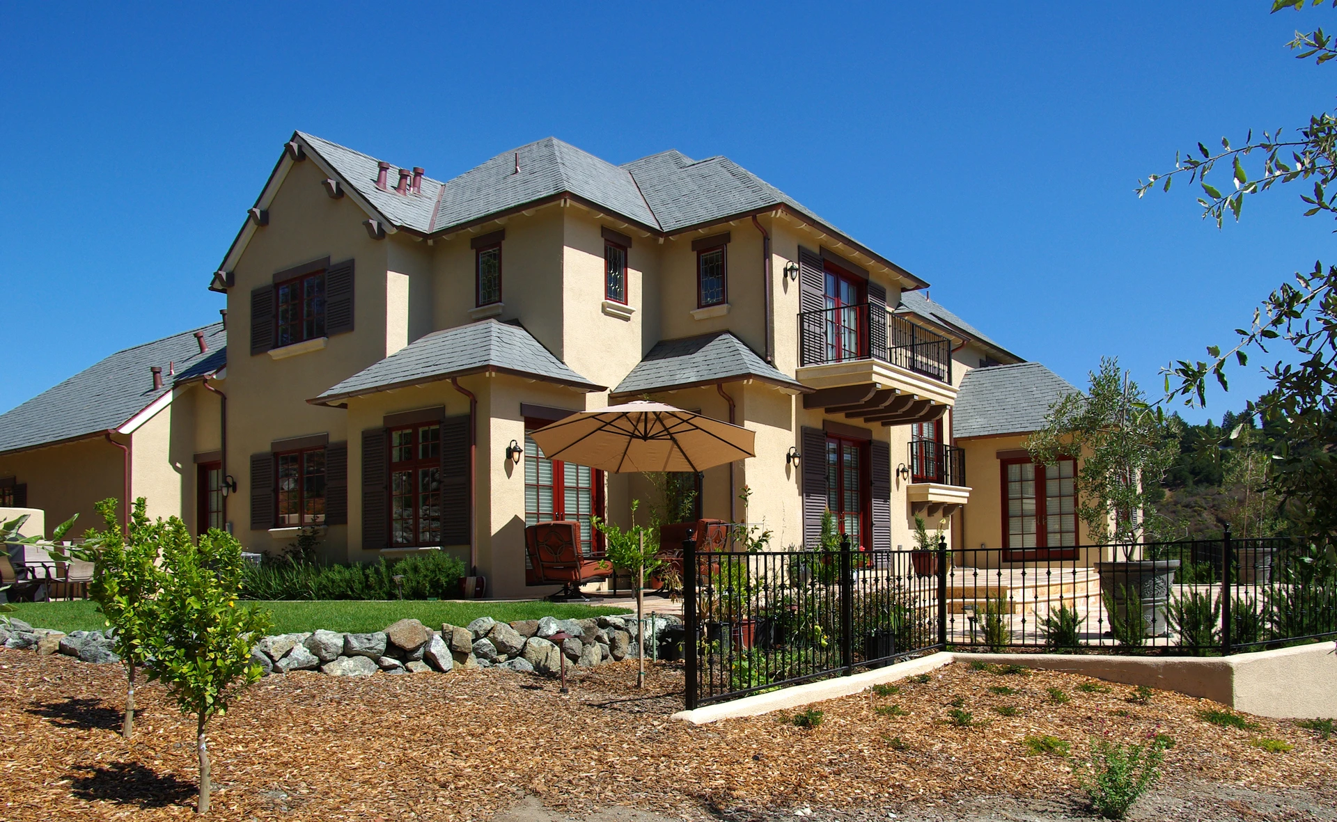 Hillsborough Manor - Image 1